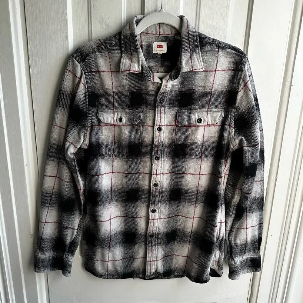 Levi’s Plaid Flannel Button-Down Shirt Size Medium